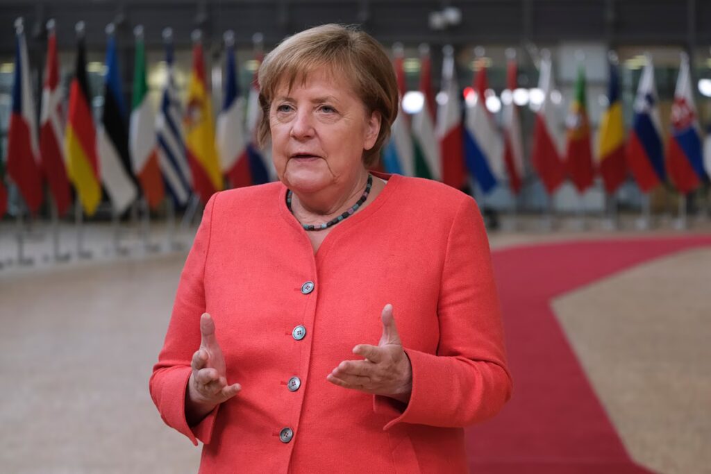 Η Μέρκελ «αδειάζει» ξανά τον Μερτς: Θα συνεργαζόμουν με την Αριστερά, όχι με την AfD