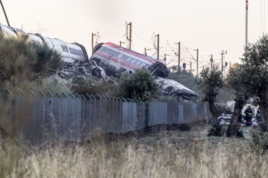 Βυθίζεται το εκλογικό σχέδιο του Σάντσεθ μετά τη σιδηροδρομική τραγωδία στην Ισπανία – Από την αισιοδοξία, στο εθνικό πένθος και τις φωνές για τον υπουργό Μεταφορών