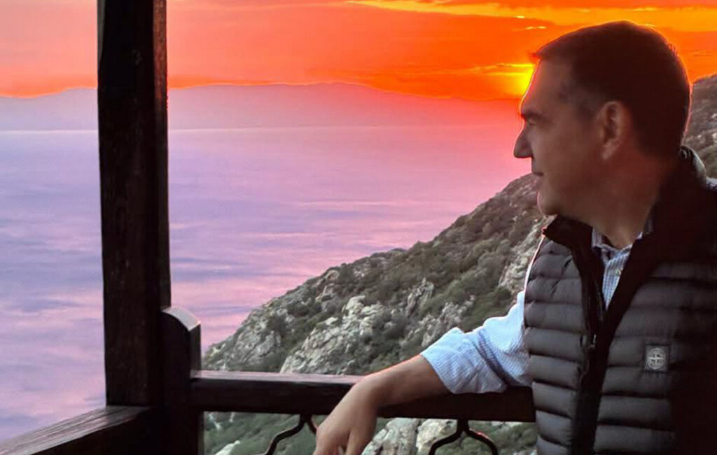 Επίσκεψη Τσίπρα στο Άγιον Όρος: «Ψέλνεις στη Σιμωνόπετρα και ακούγεται στον Άδη…»