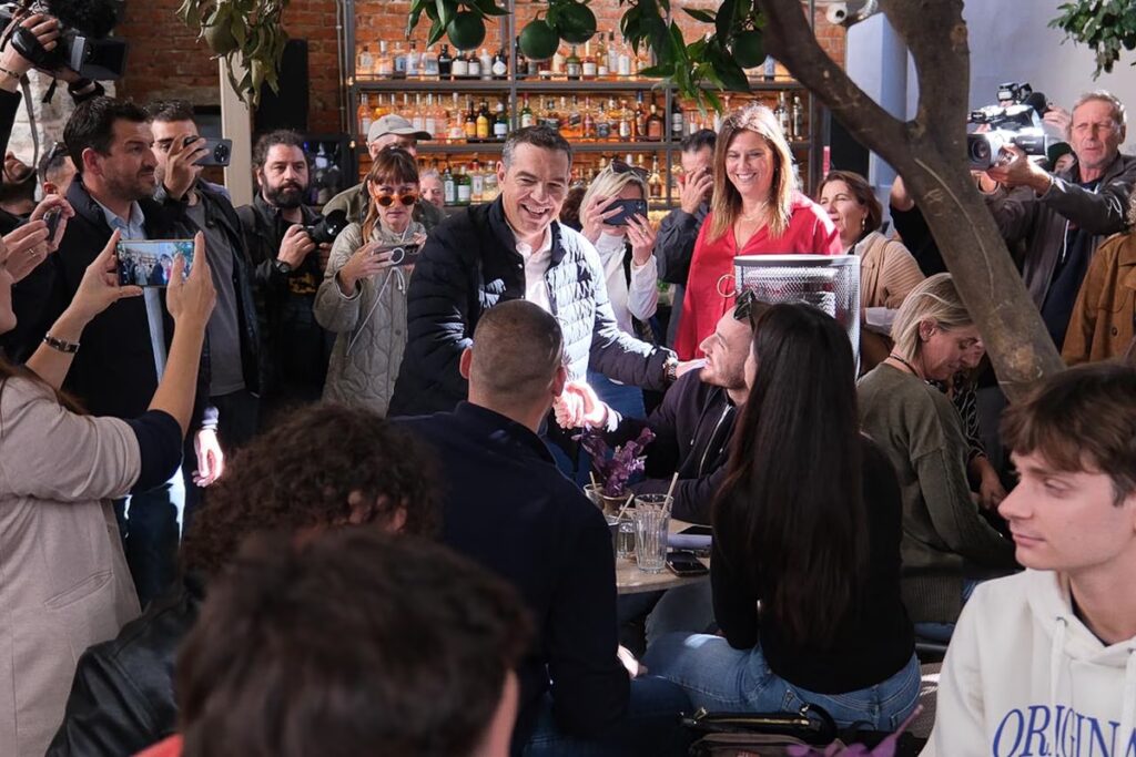 Στον Βόλο: Το «καρφί» Τσίπρα για τον «και α και ου και ΔΑΠ-ΝΔΦΚ» και ο άλλος δρόμος που είναι εφικτός και περνά από το χέρι των νέων