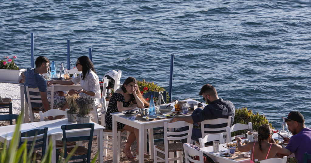 ΙΝΣΕΤΕ: Από τις αφίξεις στην αξία, το επόμενο στοίχημα του ελληνικού τουρισμού