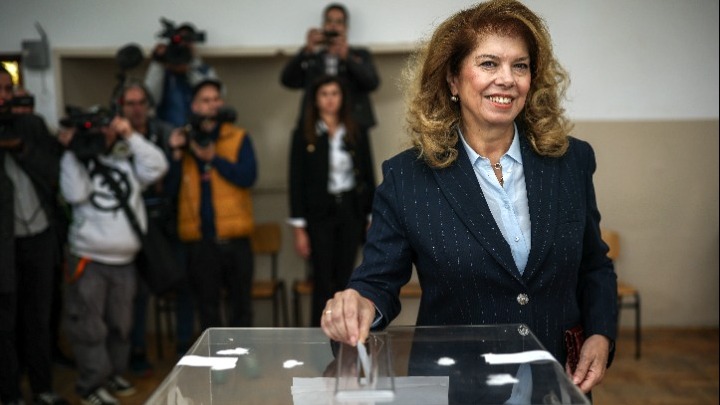 Προεδρικές εκλογές στη Βουλγαρία: Γιότοβα και Γκιούροφ θα αναμετρηθούν στον δεύτερο γύρο